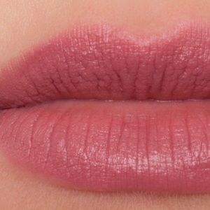 Clinique “Pop Lip Shadow” in Blossom Pop